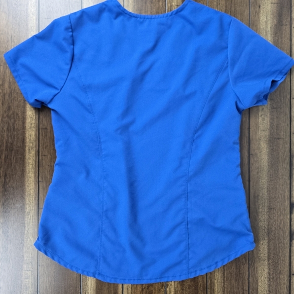 Set of 4 Women’s Medium Scrub Tops – Royal Blue | Mixed Brands - Picture 7 of 9